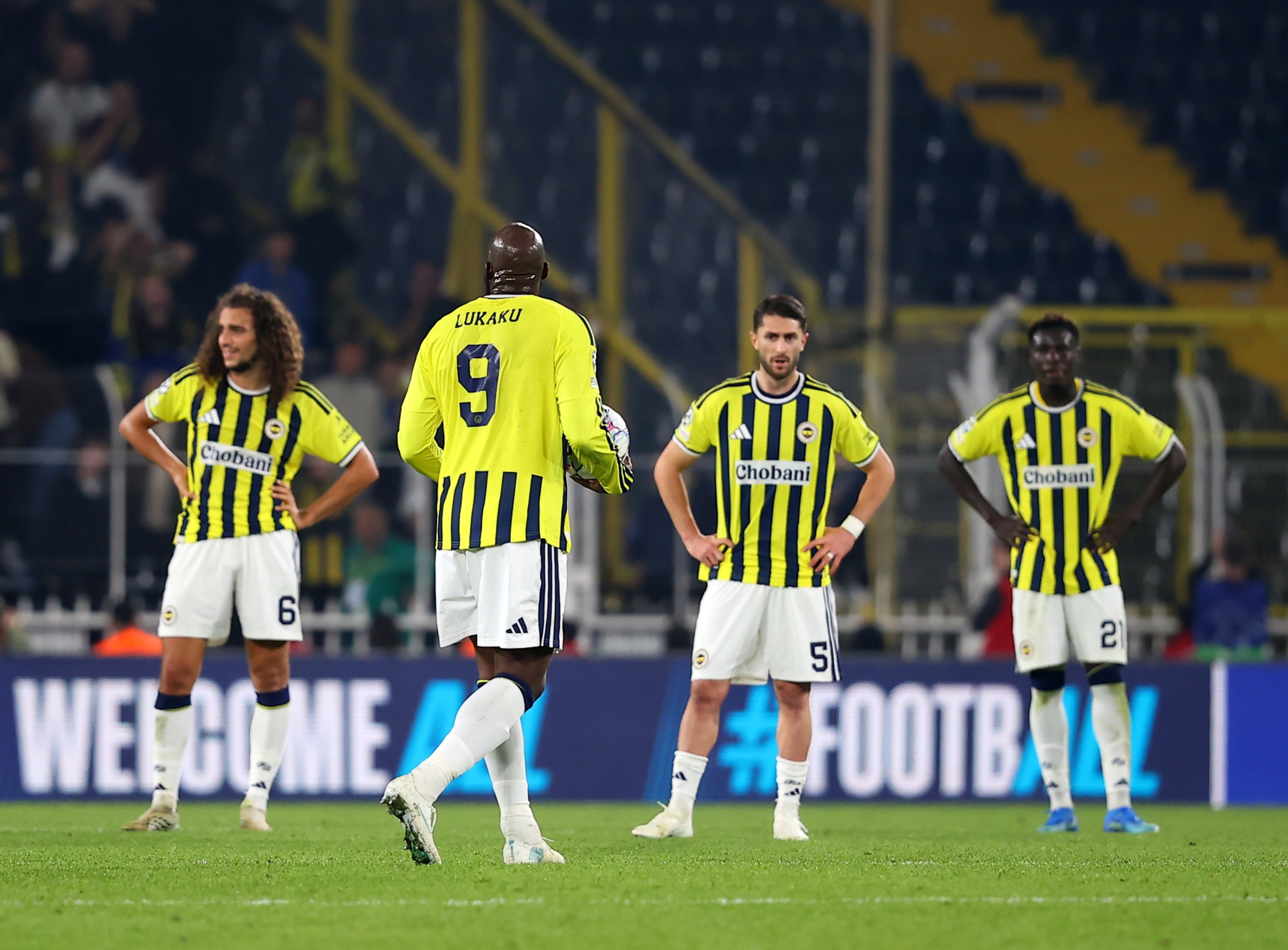 Fenerbahçe squander 2-0 UCL lead as Slavia snatch late draw