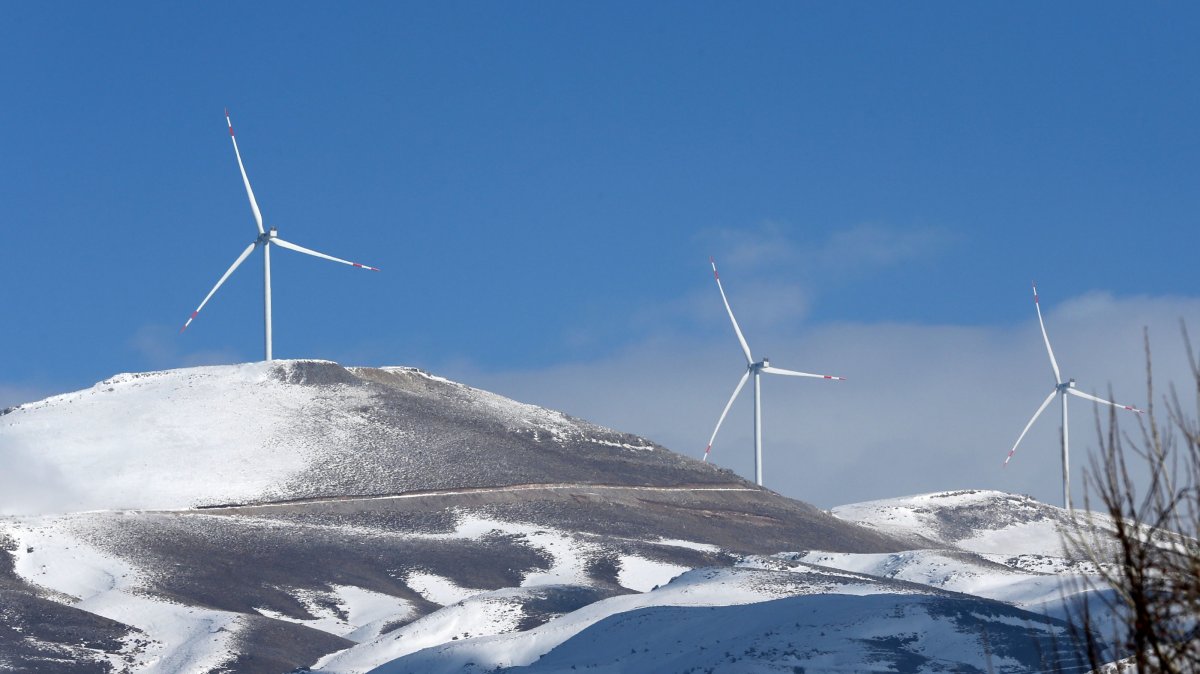 A general view of wind turbines and solar panels, Bitlies, eastern Türkiye, Feb. 18, 2025. (AA Photo)