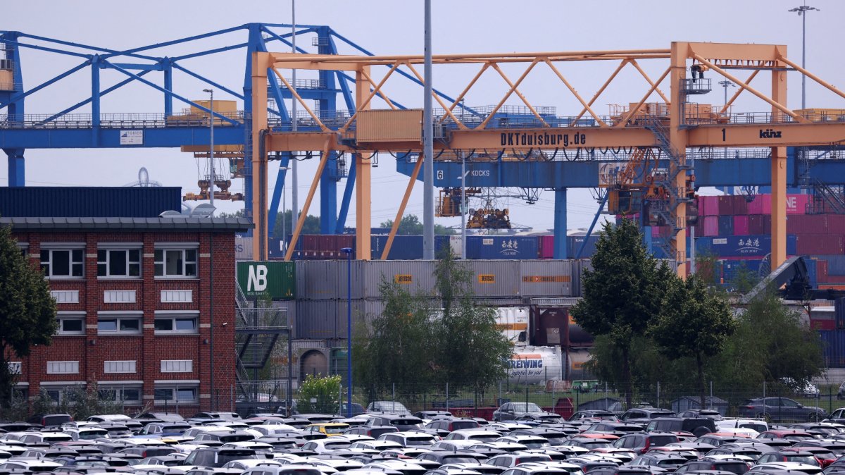 Brand-new cars are seen in the port of Duisburg, Germany, July 14, 2025. (Reuters Photo)