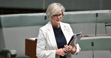 Independent Member for Indi Helen Haines arrives for Question Time in the House of Representatives at Parliament House in Canberra, Australia, Oct. 25, 2022. (Reuters Photo)