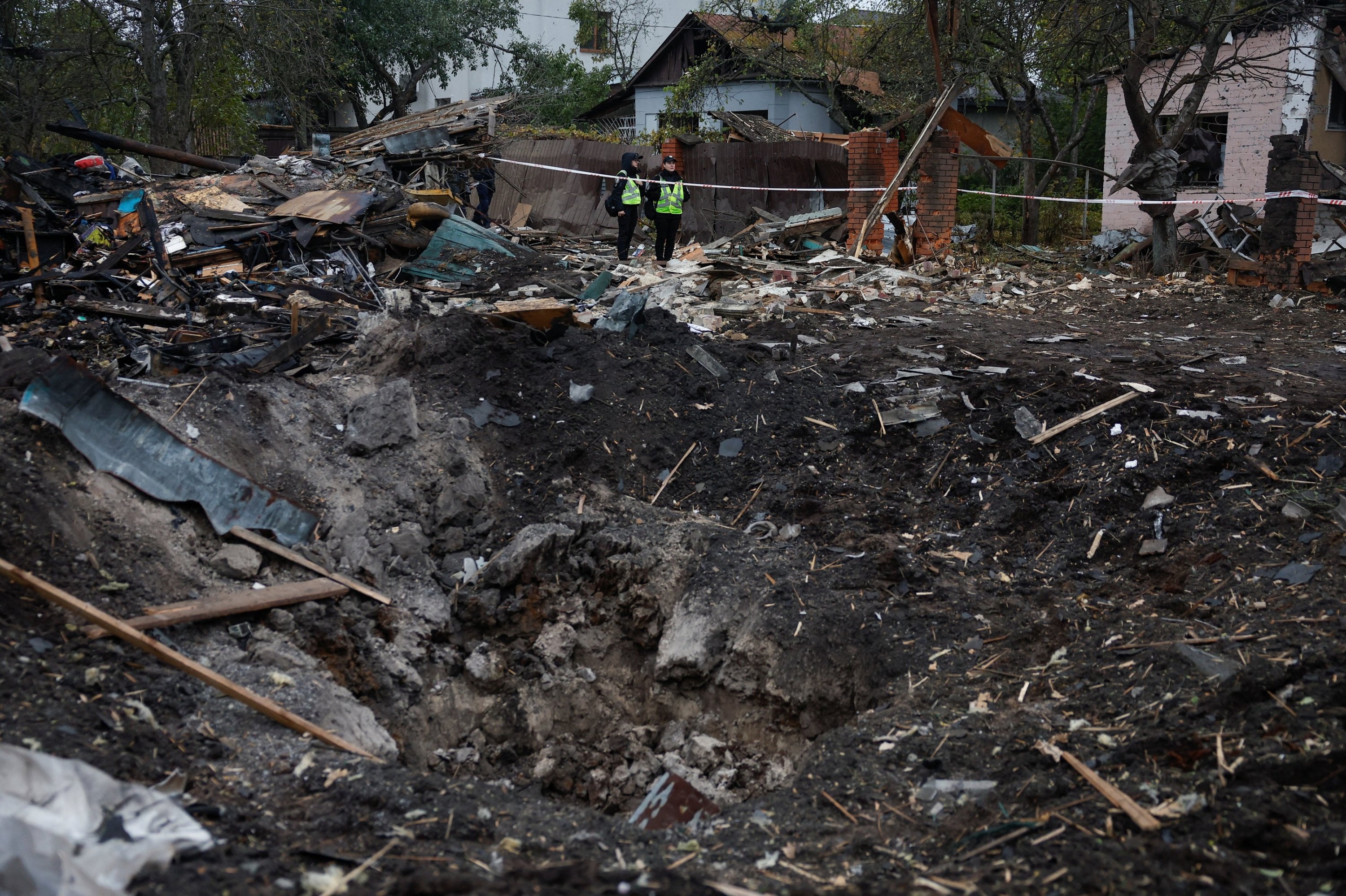 7 dead as Russia-Ukraine trade strikes despite diplomatic overtures