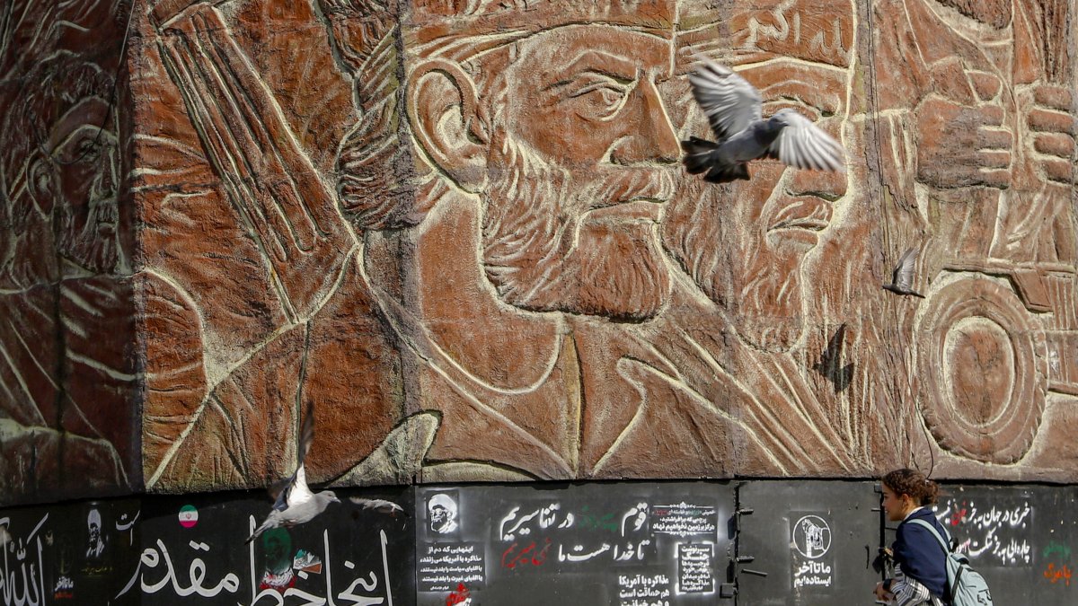 Residents continue their daily routines across business centers, shopping districts, and city streets despite escalating tensions between Iran and the United States, in Tehran, Iran, Oct. 12, 2026. (AA Photo)