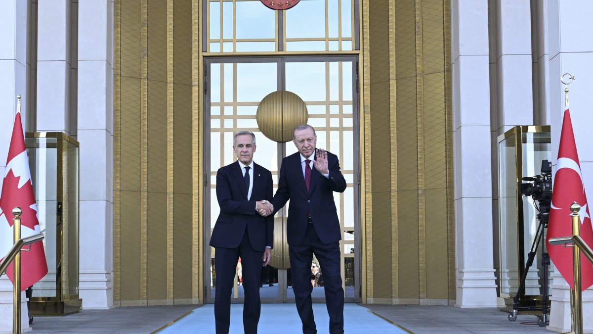 President Recep Tayyip Erdoğan shakes hands with Canadian Prime Minister Mark Carney at the Presidential Complex, Ankara, Türkiye, Oct. 22, 2026. (AA Photo)