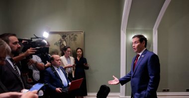 U.S. Secretary of State Marco Rubio speaks with members of the media at the Taj Mahal Palace hotel in Mumbai, Oct. 21, 2026. (AFP Photo)