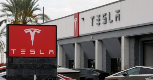 A view of a Tesla dealership in Burbank, California, U.S., Oct. 21, 2026. (AFP Photo)