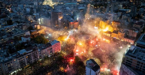 Supporters of the electoral list "Student List – Students Win" attend a final campaign rally at Slavija Square in Belgrade, Serbia, Oct. 22, 2026. (Reuters Photo)
