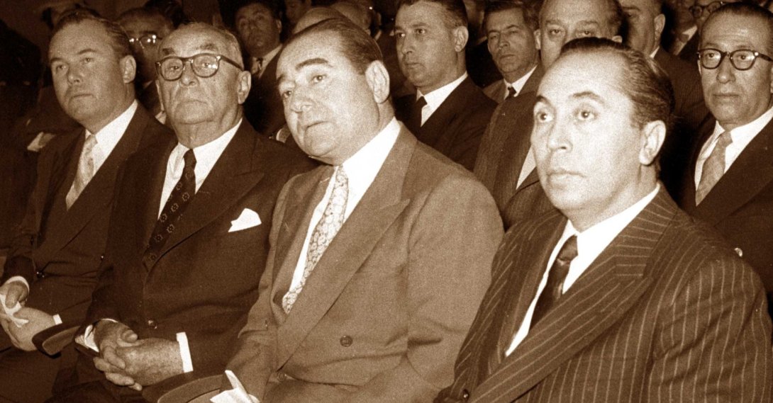 Namık Gedik (R) is seen in this undated photo sitting next to Prime Minister Adnan Menderes. (Sabah Photo) 