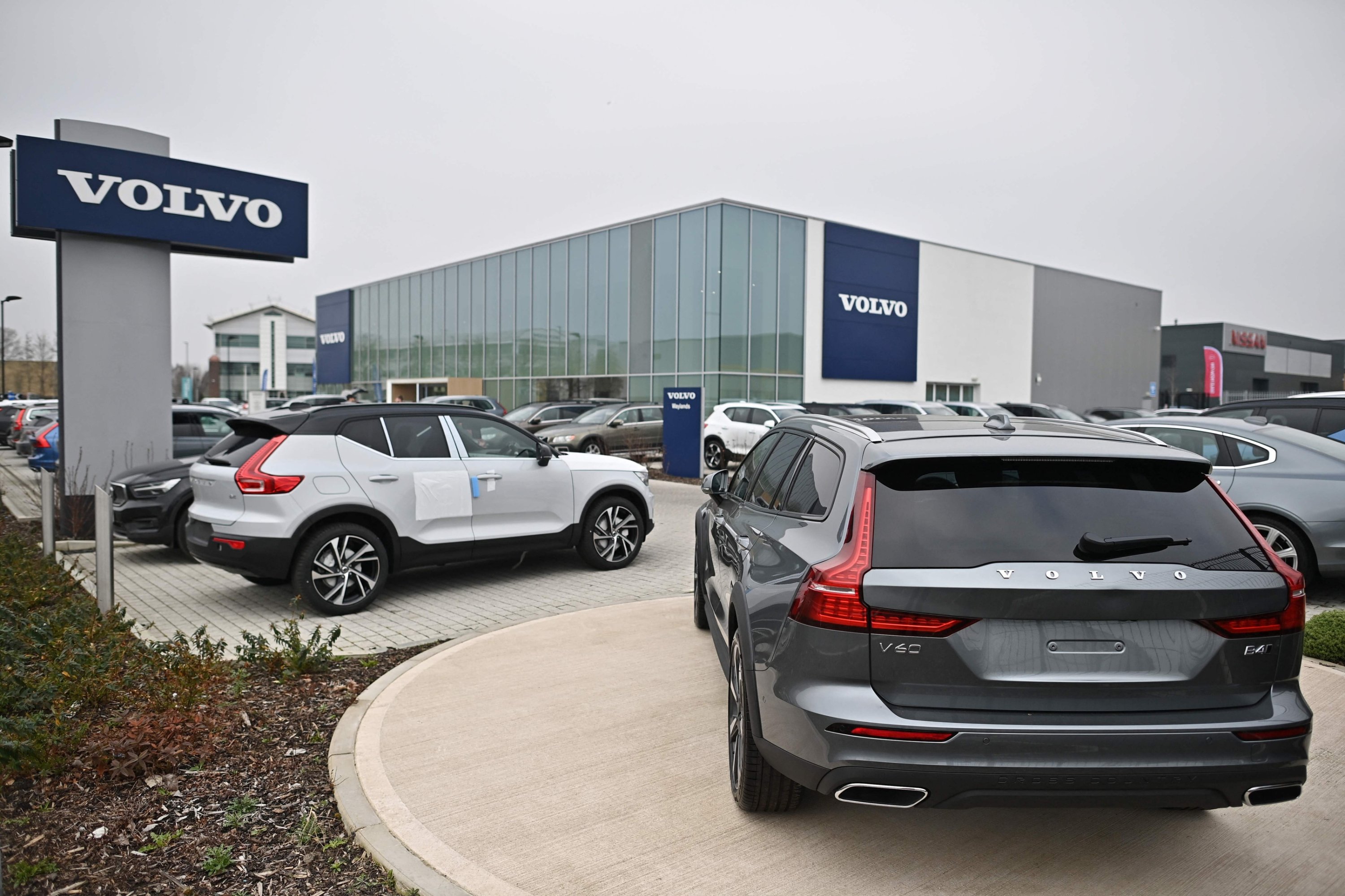 Volvo Cars announces 2,500 job cuts after disastrous Q3