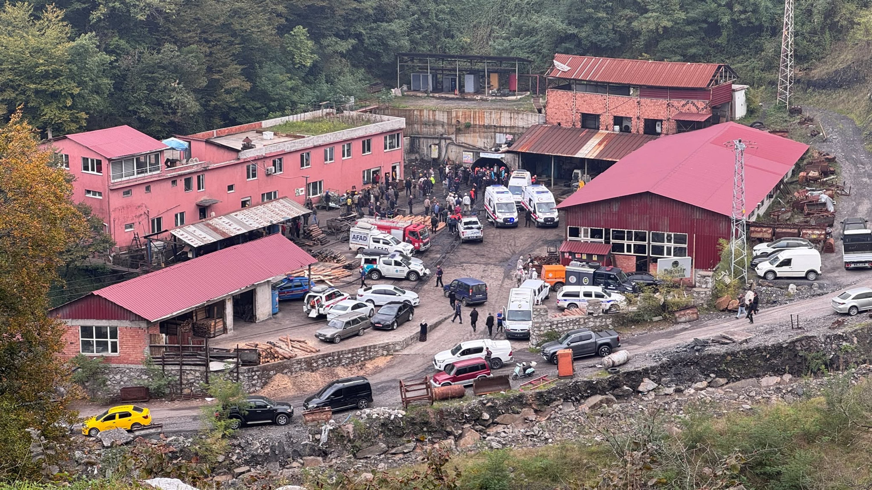 2 dead, 5 injured in coal mine explosion in Türkiye
