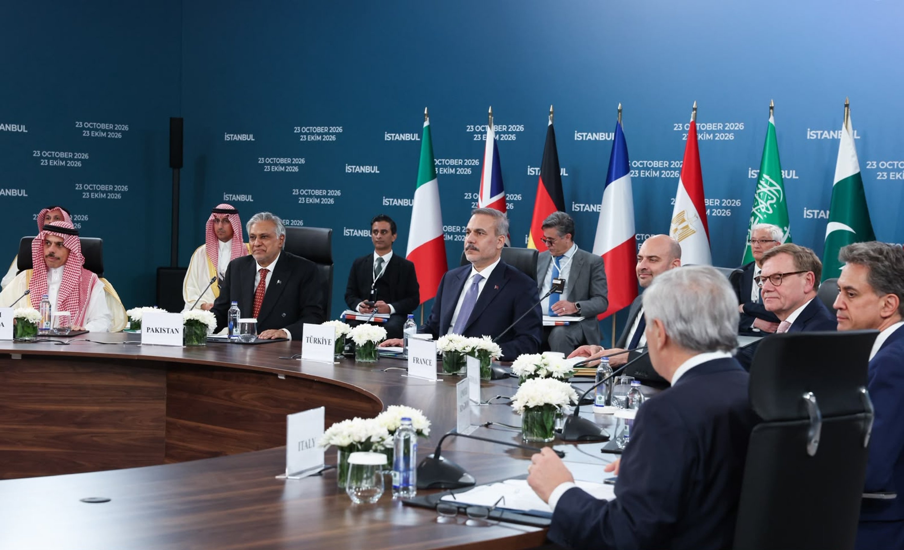 Türkiye convenes 8 nations for first-ever R4+E3 meeting in Istanbul