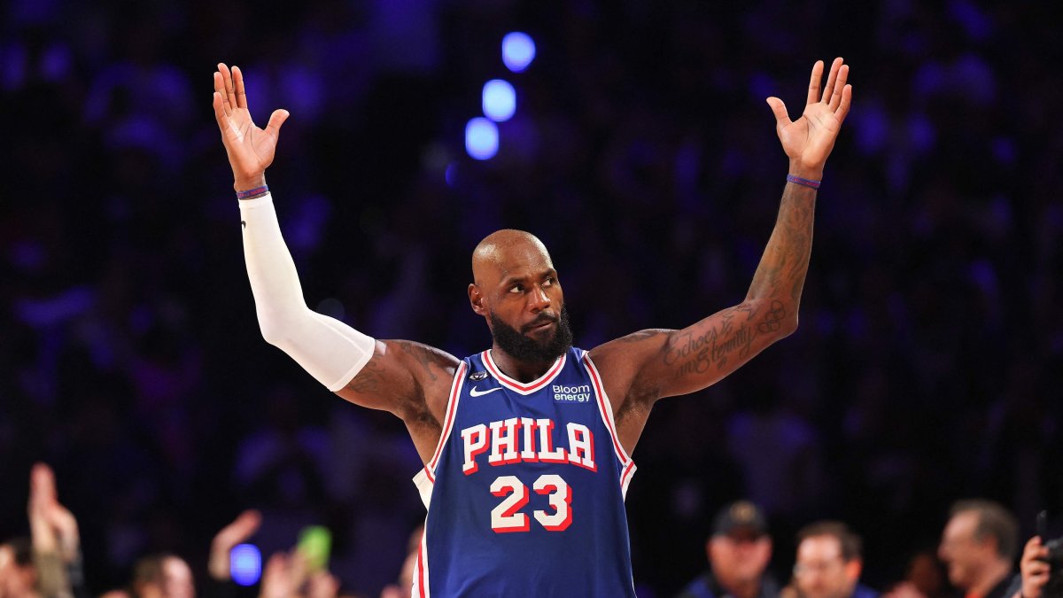 Philadelphia 76ers' LeBron James reacts during the fourth quarter of a game against the Cleveland Cavaliers at Xfinity Mobile Arena, Philadelphia, U.S., Oct. 22, 2026. (AFP Photo)