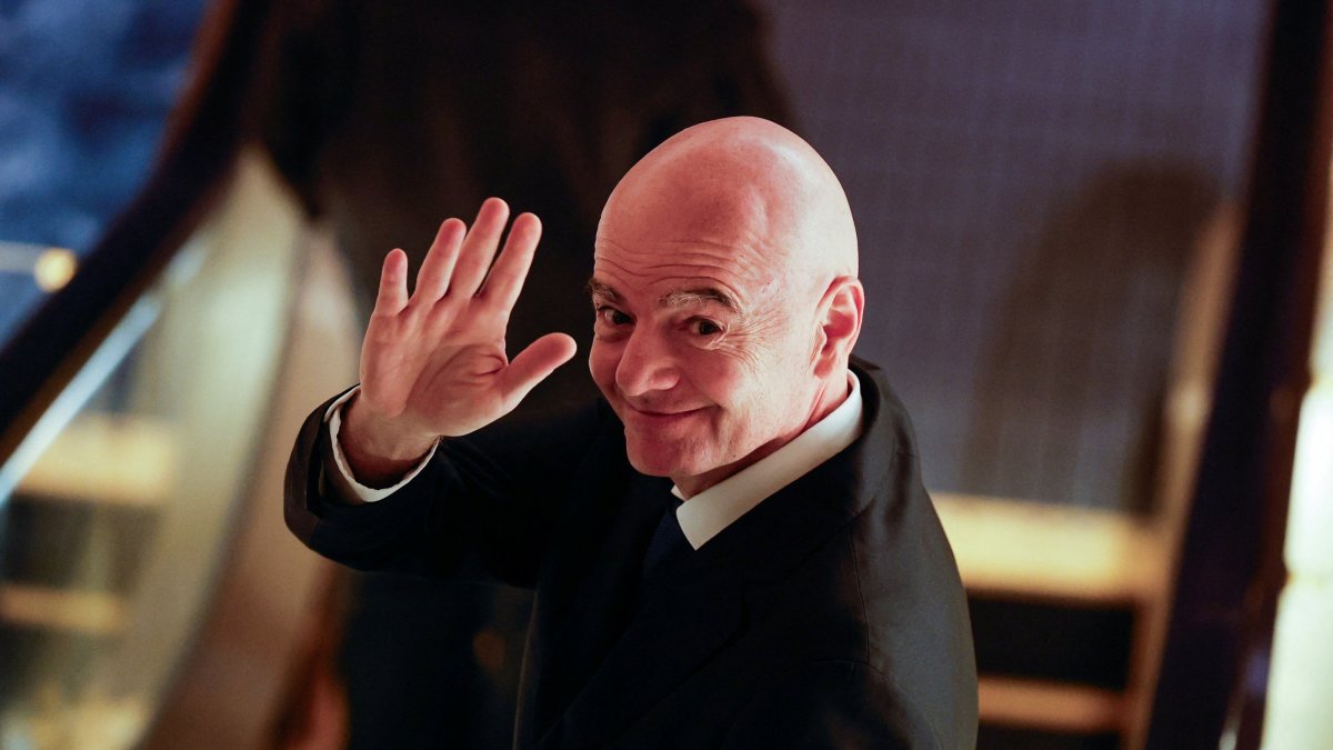 FIFA president Gianni Infantino gestures to reporters as he leaves a venue for the Asian Football Confederation (AFC)'s extraordinary congress, Tokyo, Japan, Oct. 23, 2026. (Reuters Photo)
