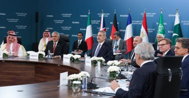 Foreign Minister Hakan Fidan hosts the R4 E3 Foreign Ministers' Meeting, bringing together Türkiye, Egypt, Pakistan, Saudi Arabia, Britain, Germany and France, with Italy also participating, Istanbul, Türkiye, Oct. 23, 2026. (AA Photo)