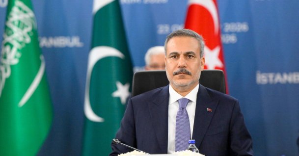 Foreign Minister Hakan Fidan attends the meeting of the top diplomats of the R4 mechanism (Türkiye, Egypt, Pakistan, and Saudi Arabia) and the European E3 mechanism (Britain, France and Germany) in Istanbul, Oct. 23, 2026. (AFP Photo)