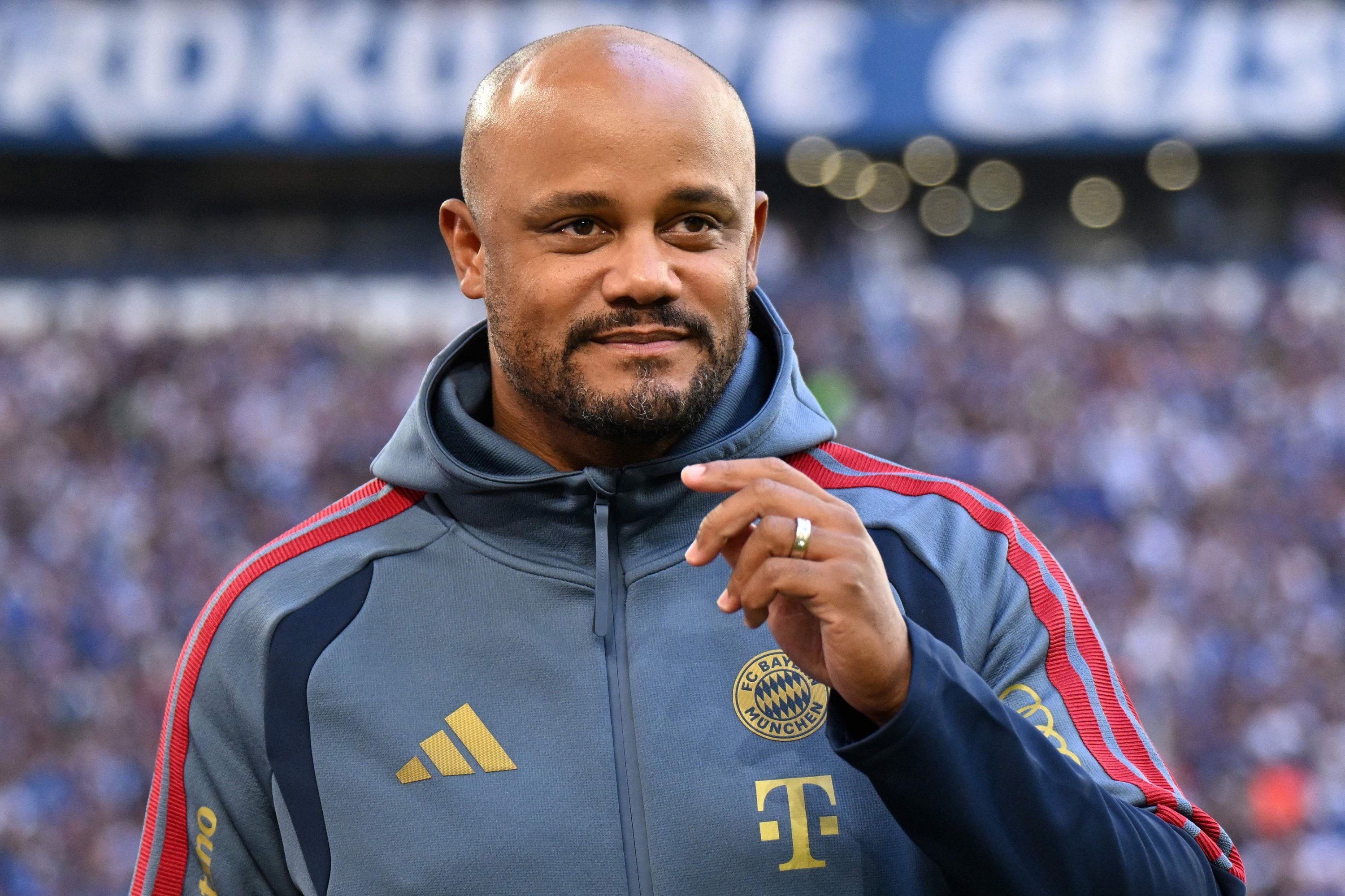 Bayern's Kompany out for 'weeks, not days' after collapsing on pitch