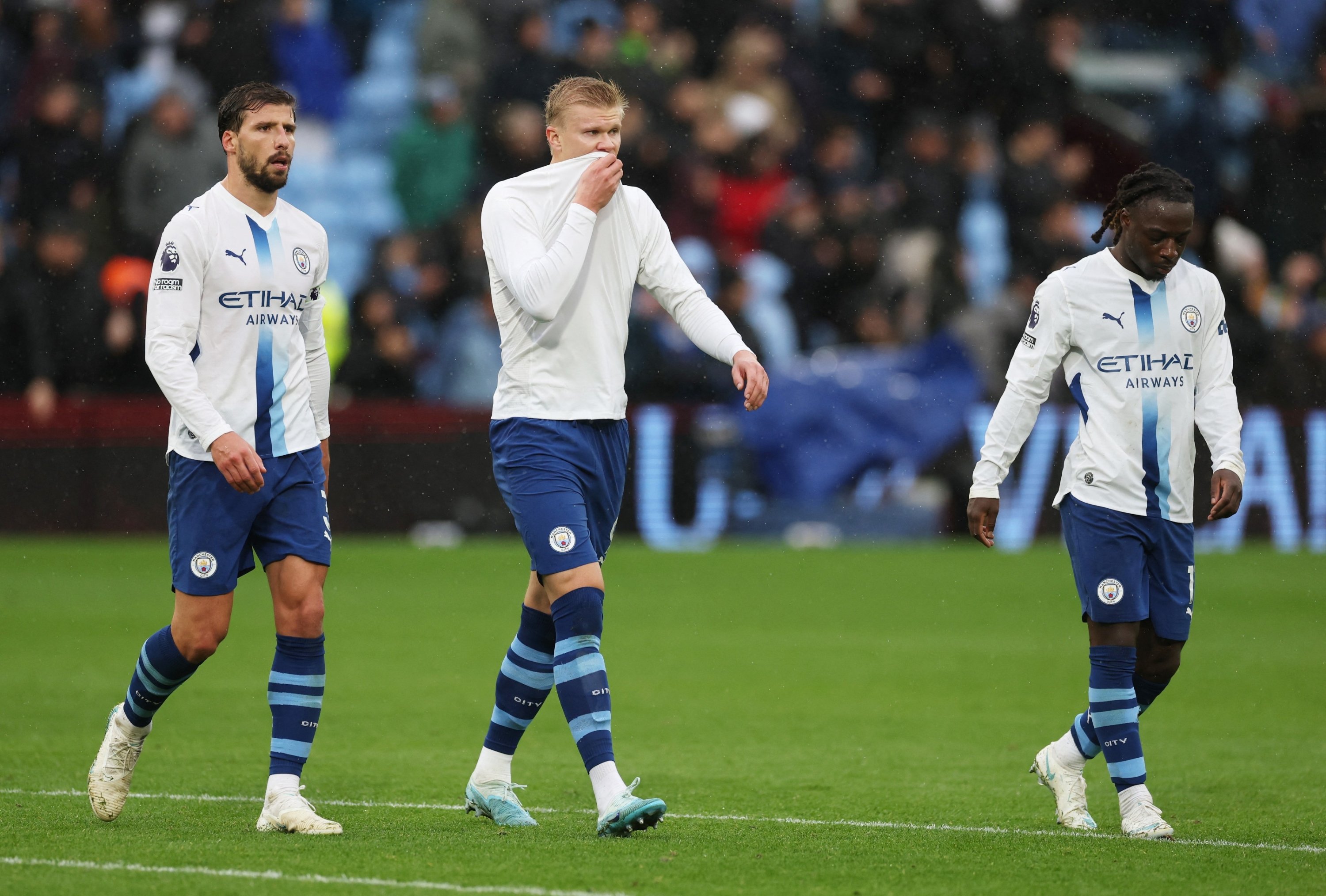 Man City’s perfect start goes up in smoke with loss to Aston Villa