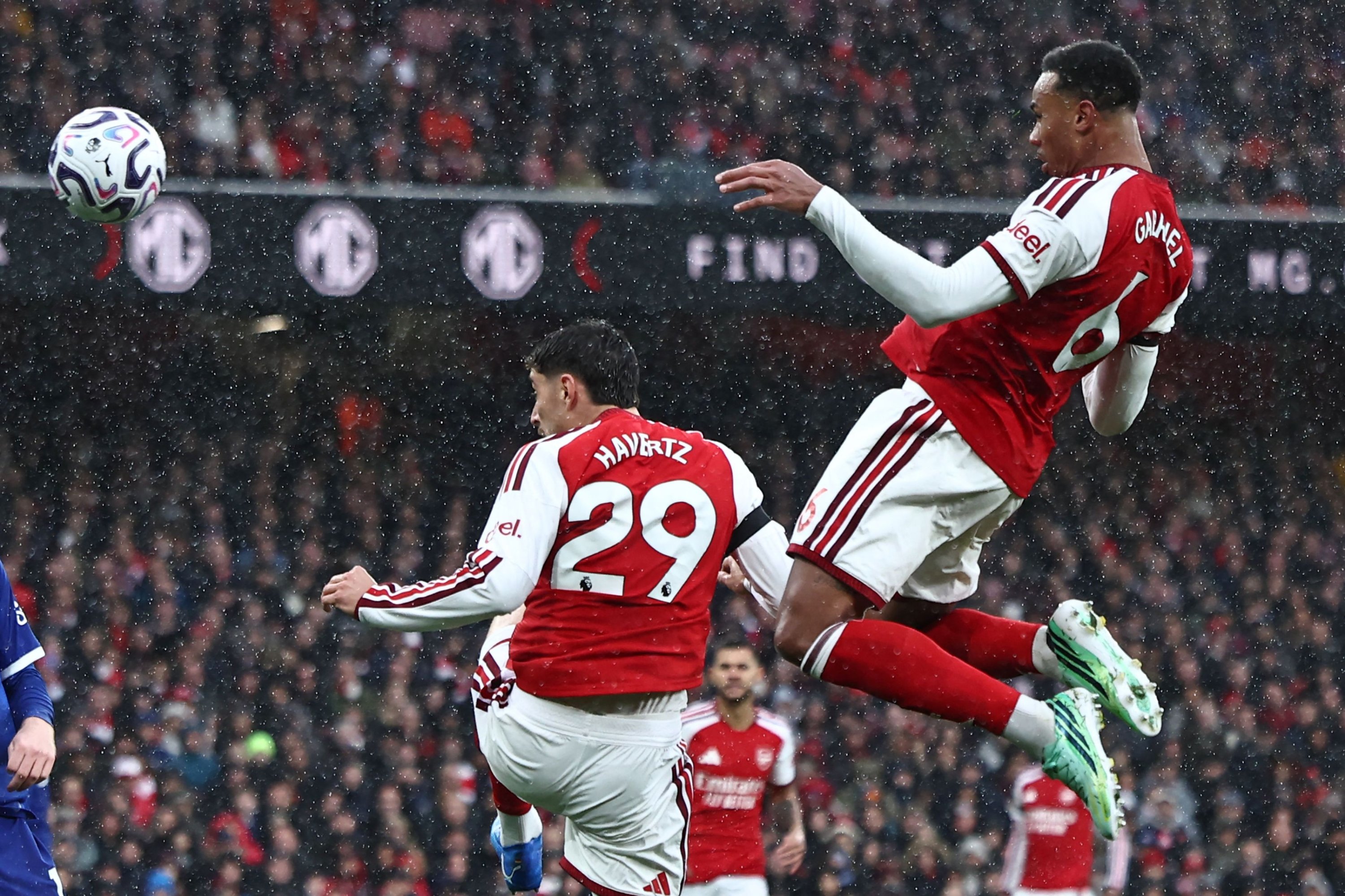 Arsenal go joint top in Premier League after Villa humble Man City