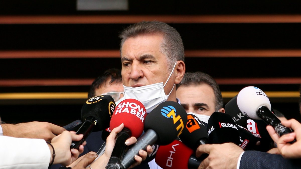 Mustafa Sarıgül speaks to reporters, Istanbul, Türkiye, Nov. 6, 2020. (Sabah Photo)