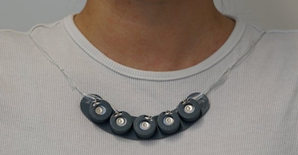 Ohio State University researcher Chunyu Yang wears a prototype odor generator device that is part of a technology called Scentronic able to detect scents and transmit them remotely, Ohio, U.S., June 13, 2025. (Reuters Photo)