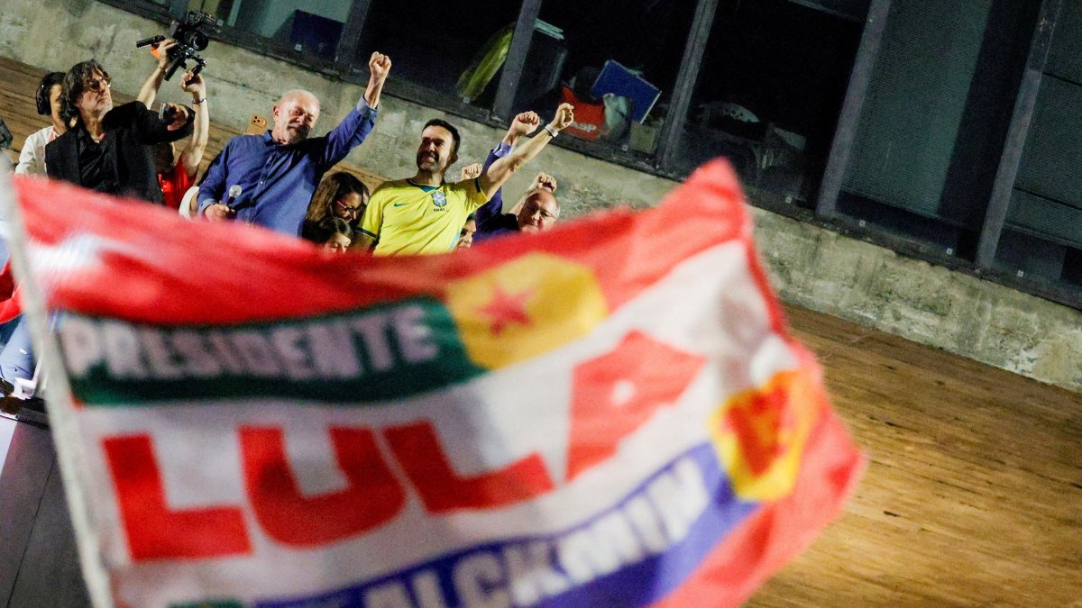 Brazil's President Luiz Inacio Lula da Silva, the Workers' Party (PT) candidate for re-election, gestures as he addresses supporters after his victory in the presidential runoff election, at Paulista Avenue, in Sao Paulo, Brazil, Oct. 26, 2026. (Reuters Photo)