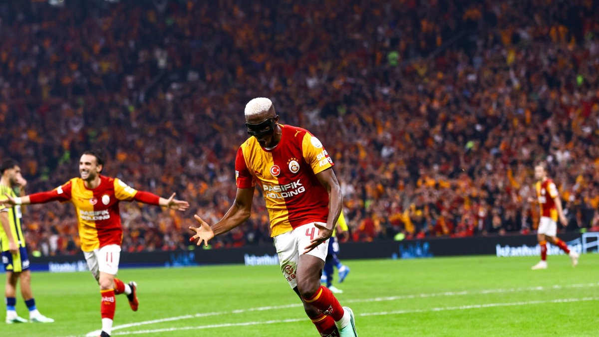 Osimhen celebrates after scoring a goal against Fenerbahçe, Rams Park, Istanbul, Oct. 26, 2026. (IHA Photo)