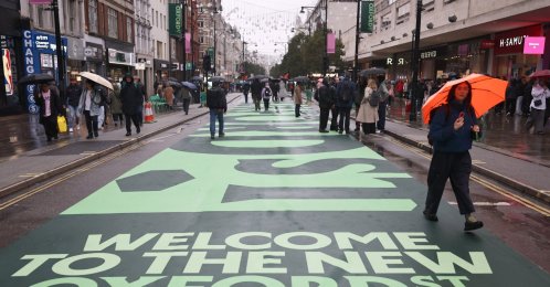 Shoppers walk along the pedestrianised Oxford Street in London, U.K., Oct. 26, 2026. (EPA Photo)