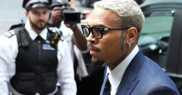 R&amp;B singer Chris Brown arrives at Southwark Crown Court to attend a plea hearing, London, England, U.K., June 20, 2025. (AP Photo)