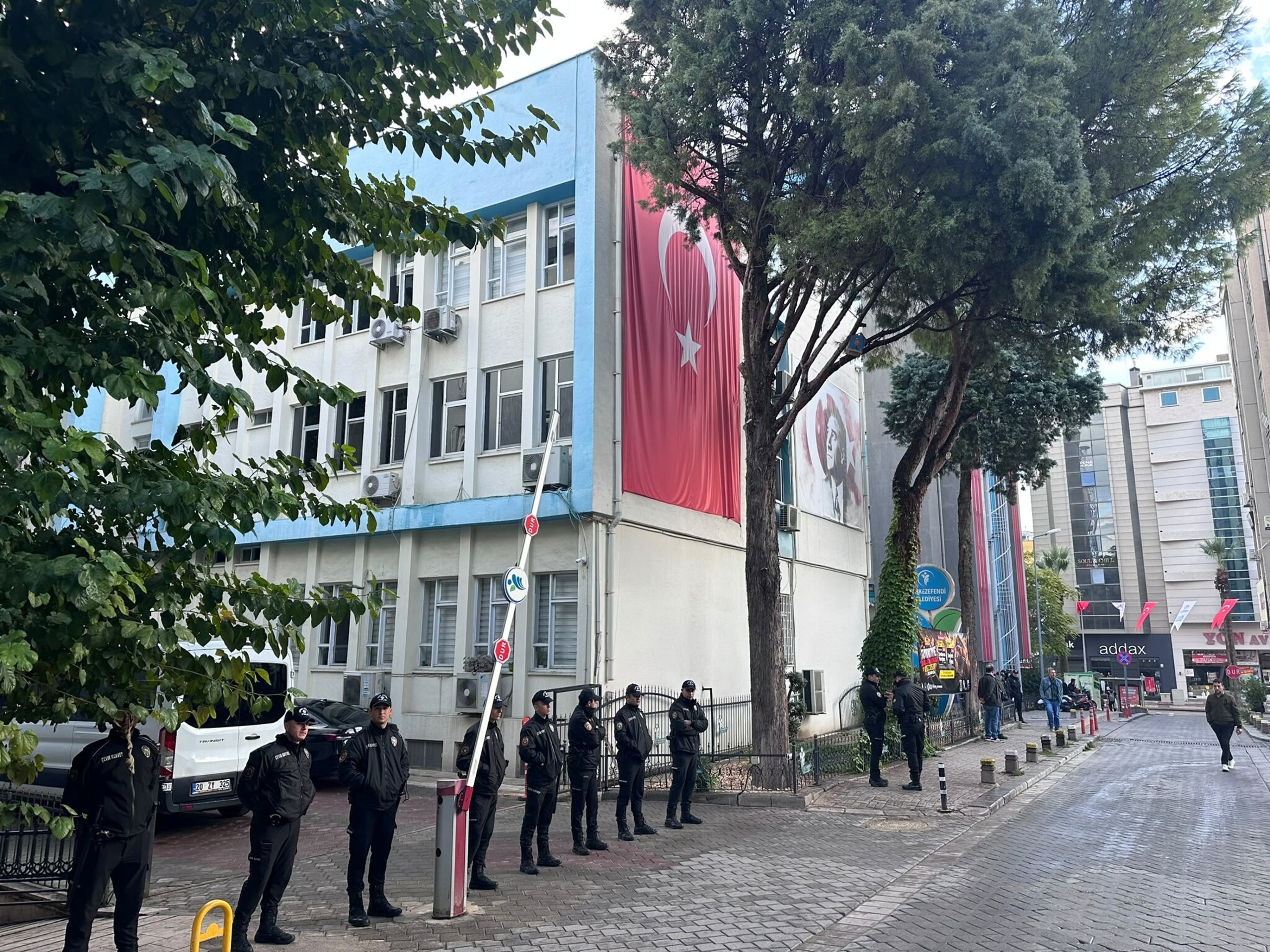 Dozens detained in yet another municipal corruption probe in Türkiye