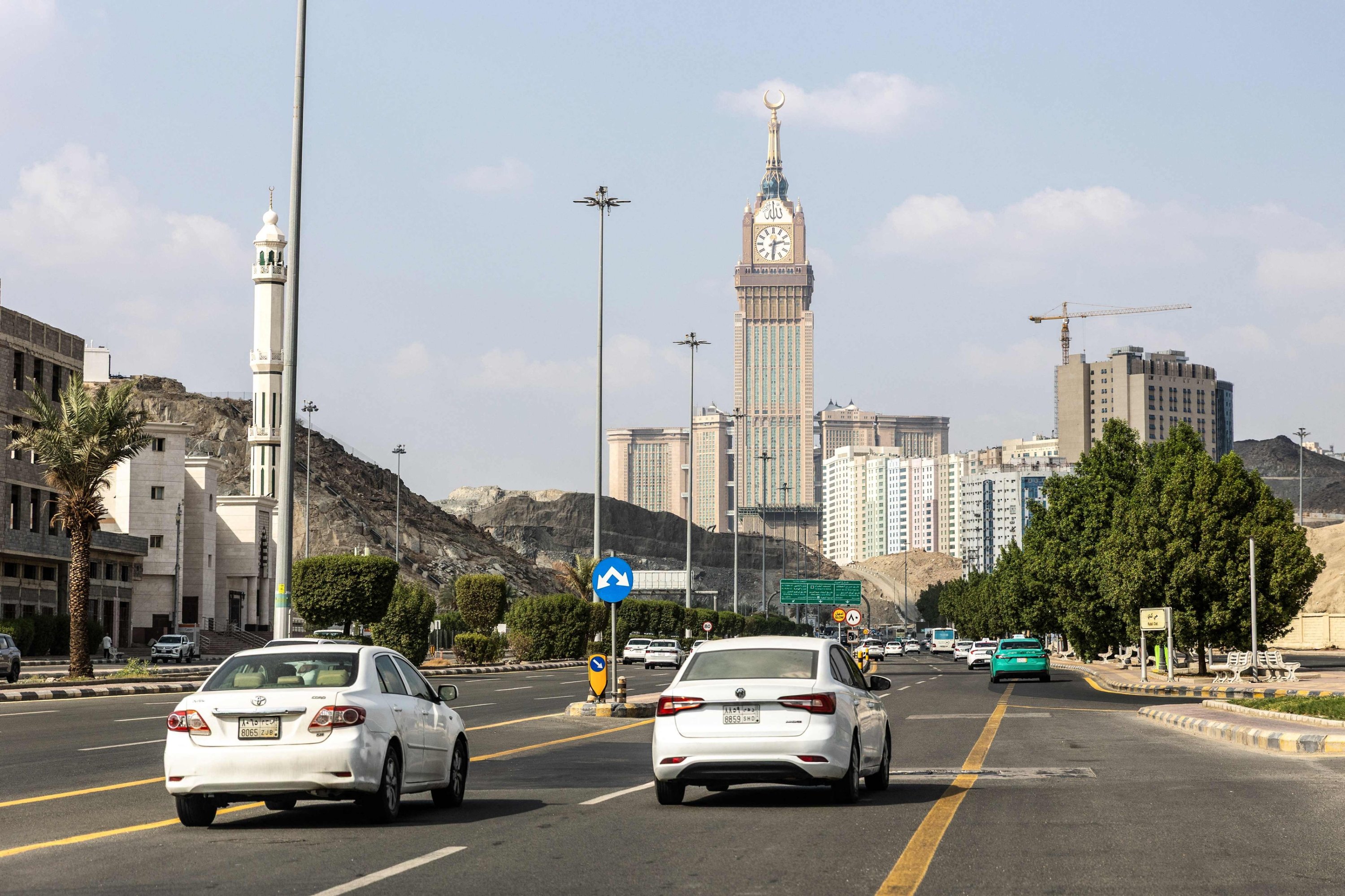 Saudi-led coalition thwarts wave of Houthi attacks on kingdom