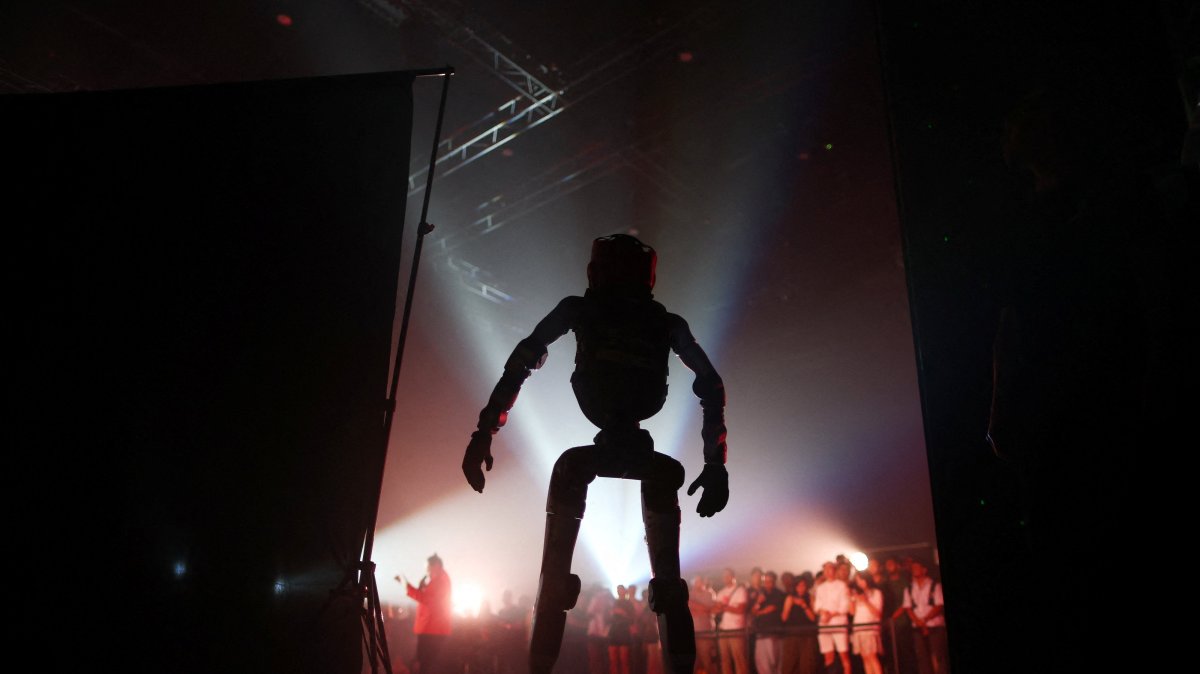 A Unitree G1 robot enters the ring at ARC League's humanoid combat competition, Singapore, Oct. 7, 2026. (Reuters Photo)
