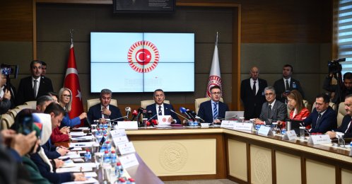 Foreign Affairs Committee Chair Fuat Oktay (C) speaks at the session on the Mecca defense alliance, Ankara, Türkiye, Oct. 27, 2026. (AA Photo)