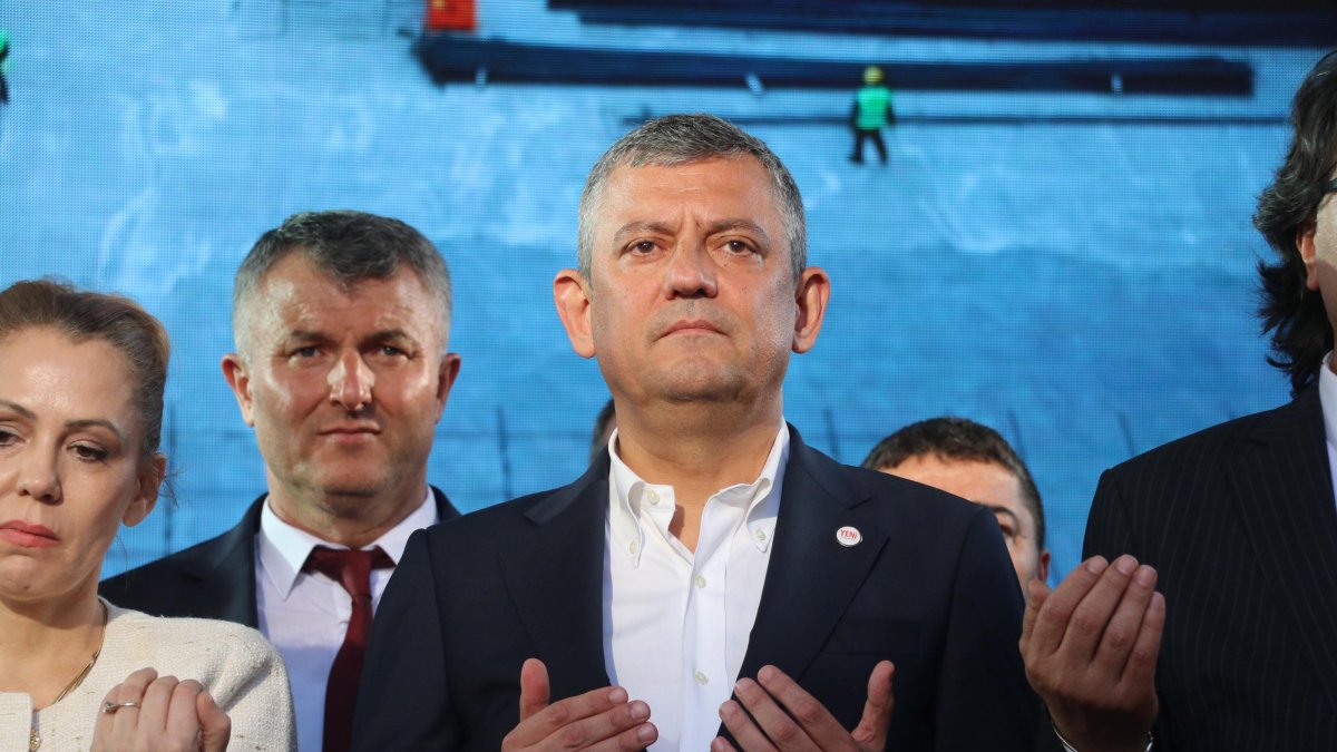 YP Chair Özgür Özel prays during an event, Denizli, western Türkiye, Oct. 25, 2026. (DHA Photo)