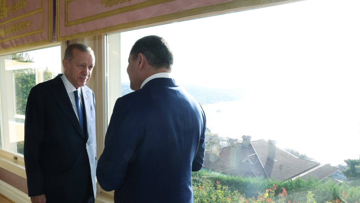 President Recep Tayyip Erdoğan speaks to Libya's Government of National Unity Prime Minister Abdul Hamid Dbeibah at the Vahdettin Mansion, Istanbul, Türkiye, Oct. 20, 2023. (AA Photo)