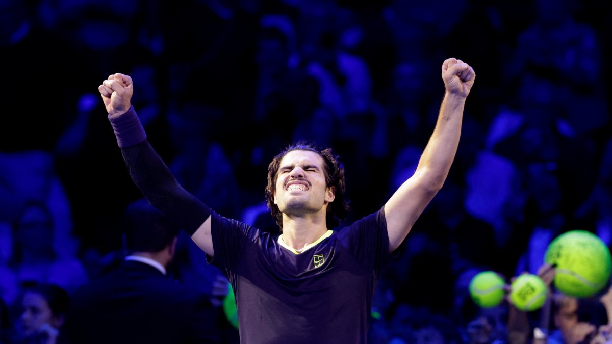 Spain's Carlos Alcaraz celebrates after winning his ATP 500 Vienna Open round-of-32 match against Russia's Karen Khachanov at Wiener Stadthalle, Vienna, Austria, Oct. 27, 2026. (Reuters Photo)
