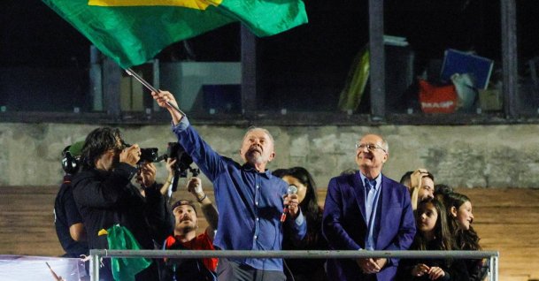 Brazilian President Luiz Inacio Lula da Silva, the Workers' Party (PT) candidate for reelection, waves a Brazilian flag as he addresses supporters after his victory in the presidential runoff election, Sao Paulo, Brazil, Oct. 26, 2026. (Reuters Photo)