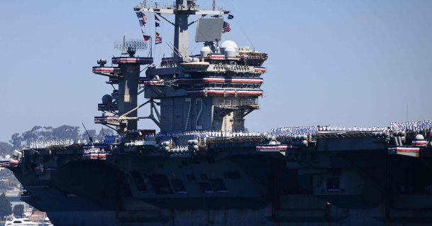 The U.S. Navy aircraft carrier USS Abraham Lincoln (CVN-72) arrives at Naval Air Station North Island in San Diego, California, Oct. 8, 2026. (AFP Photo)