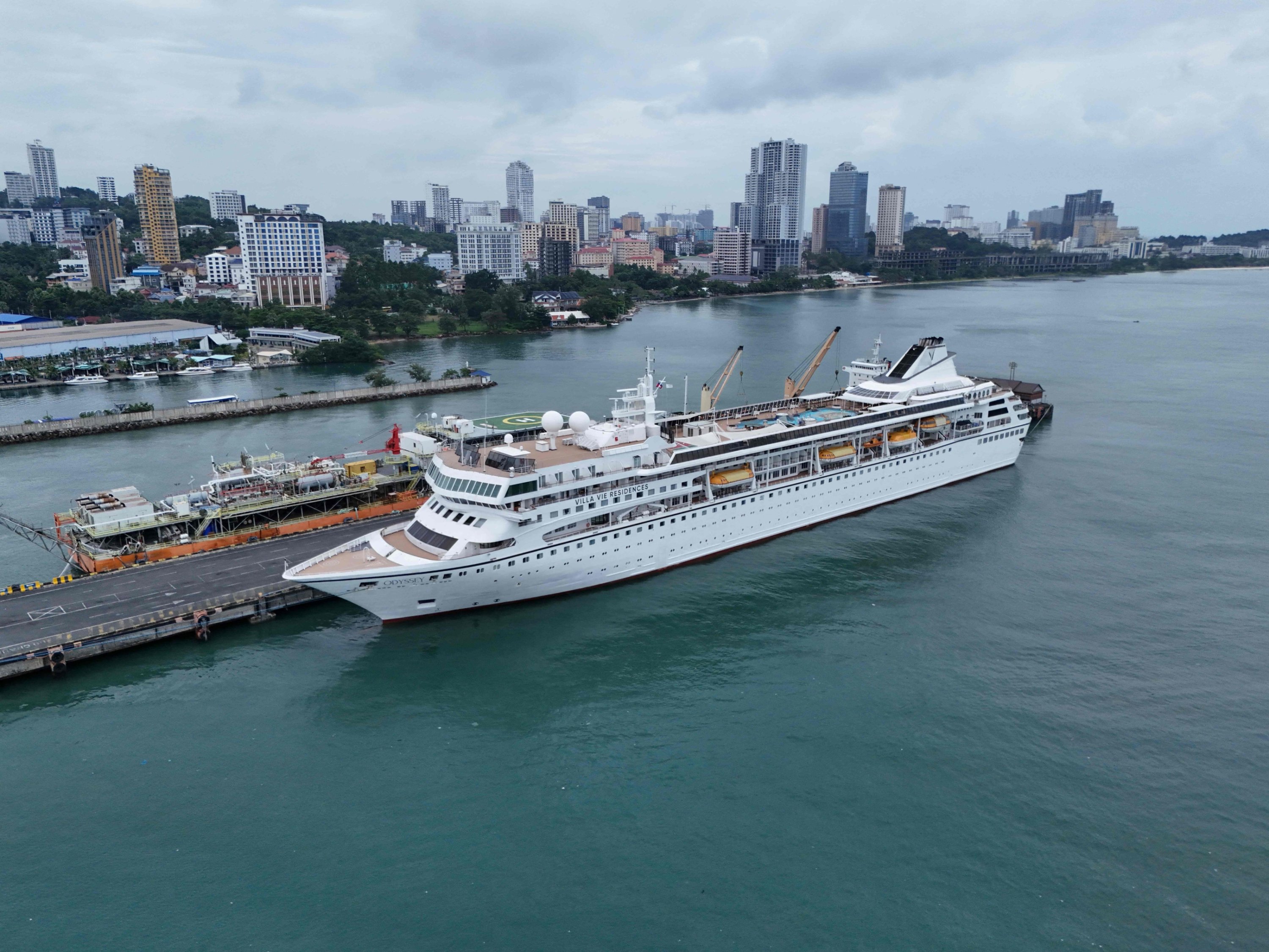 US cruise ship suspends world voyage in Asia over fuel cost