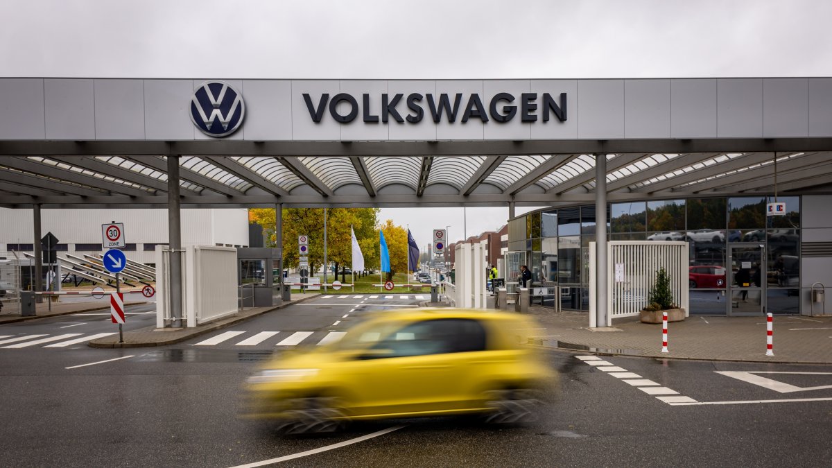 A gate to the Volkswagen (VW) plant, Zwickau, Germany, Oct. 28, 2026. (EPA Photo)