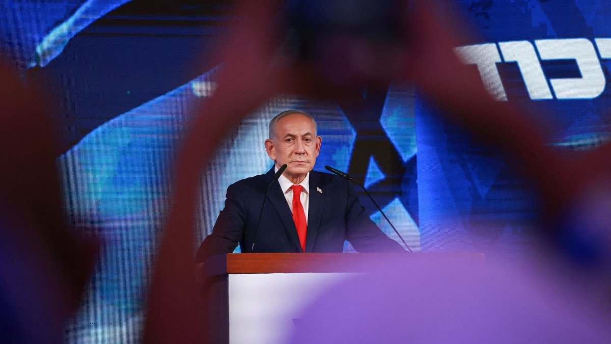 Israeli Prime Minister and Likud party leader Benjamin Netanyahu reacts to exit polls, at his party headquarters in west Jerusalem, Oct. 28, 2026. (Reuters Photo)