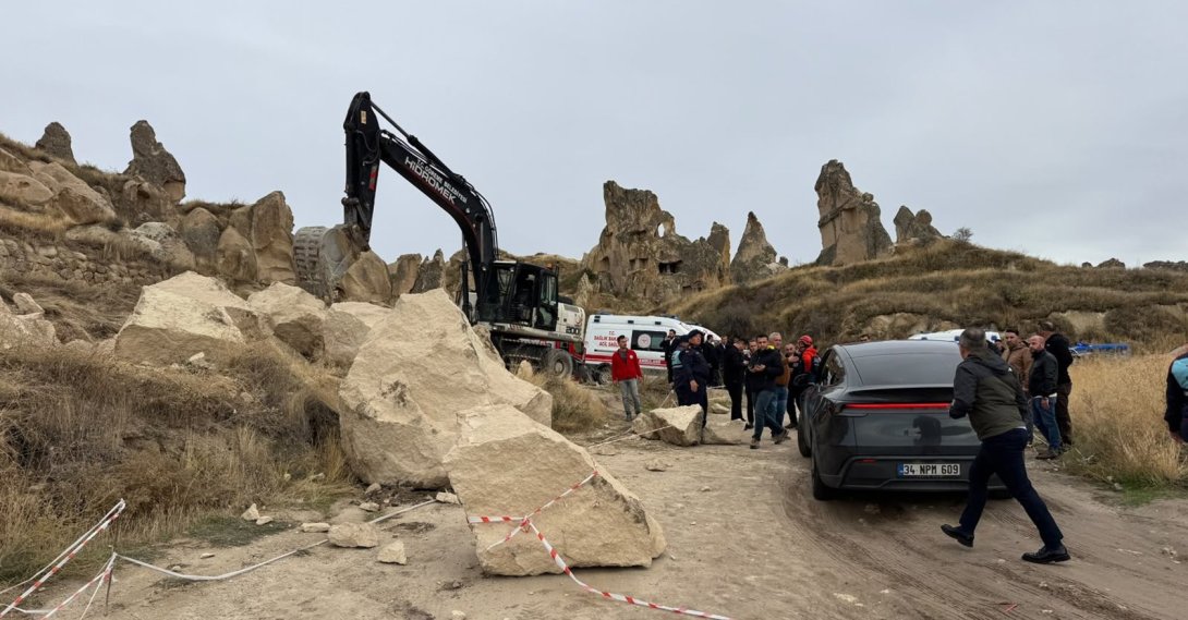 Search and rescue teams work at the site of a deadly rockfall near the Göreme Open-Air Museum, Cappadocia, Türkiye, Oct. 29, 2026. (AA Photo)