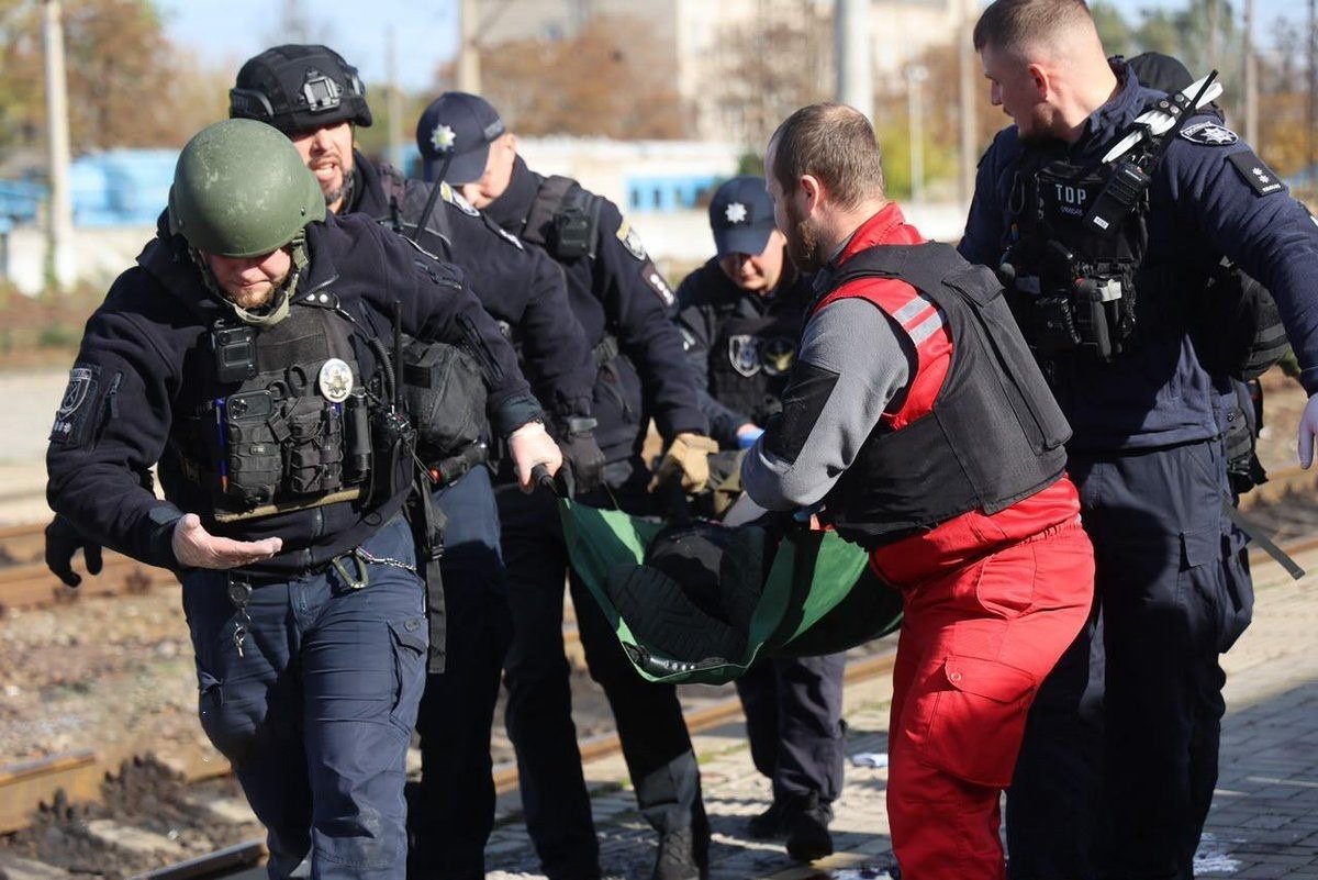 Russian barrage kills 20 across Ukraine despite hopes for truce