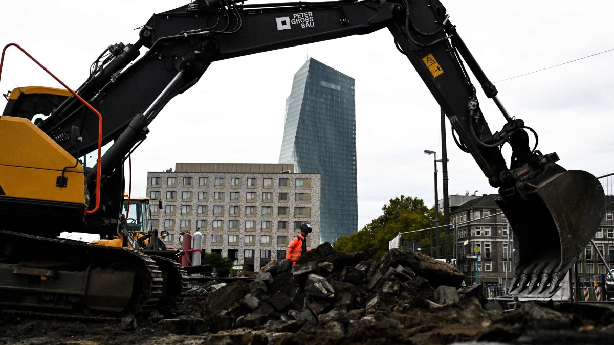 European Central Bank (ECB) headquarters is pictured behind a construction site in Frankfurt am Main, western Germany, Oct. 23, 2026. (AFP Photo)