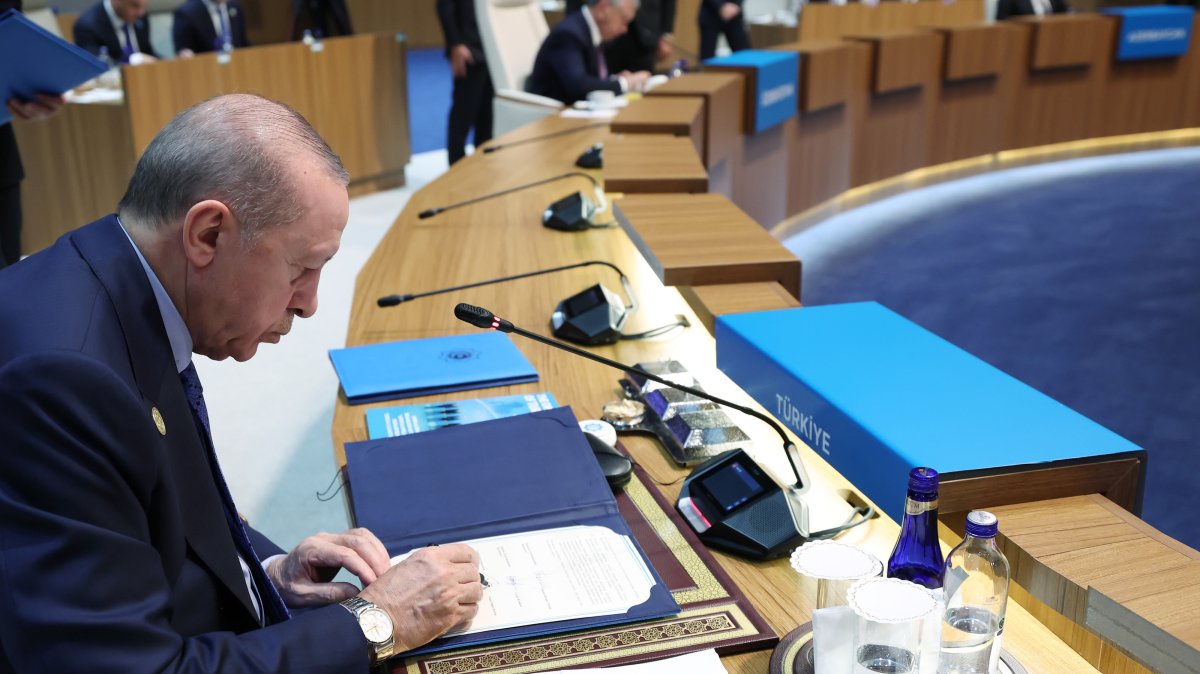 President Recep Tayyip Erdoğan signs the joint declaration of the 13th Organization of Turkic States (OTS) Council of Heads of State Summit, Ankara, Türkiye, Oct. 30, 2026. (AA Photo)
