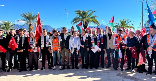 A silent march titled "Silent Cry for Gaza" was held in Alanya, southern Türkiye, to protest Israeli attacks on Gaza, Antalya, Türkiye, Oct. 30, 2026. (IHA Photo)