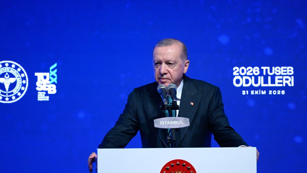 President Recep Tayyip Erdoğan delivers a speech at the 12th Turkish Medical World Congress and the 2026 TÜSEB Aziz Sancar Science, Service and Incentive Awards Ceremony at Rixos Tersane Istanbul, Istanbul, Türkiye, Oct. 31, 2026. (AA Photo)