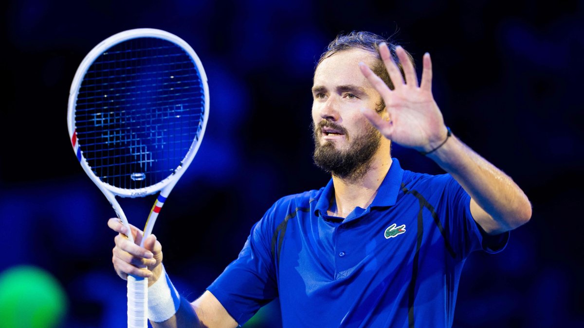 Russia's Daniil Medvedev reacts as he plays against France's Adrian Mannarino at the Erste Bank Open 2026 ATP 500 tennis tournament, Vienna, Austria, Oct. 30, 2026. (AFP Photo)